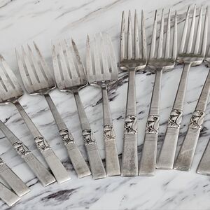 Vintage (1948) Oneida Community Morning Star.7 Small /5 Salad & 1 Serving Fork.